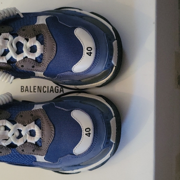 SOLD!! Balenciaga Triple S Navy & Gray - Picture 3 of 8